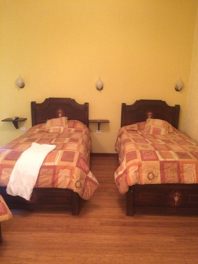 Hotel Catedral Quito Szoba fotó