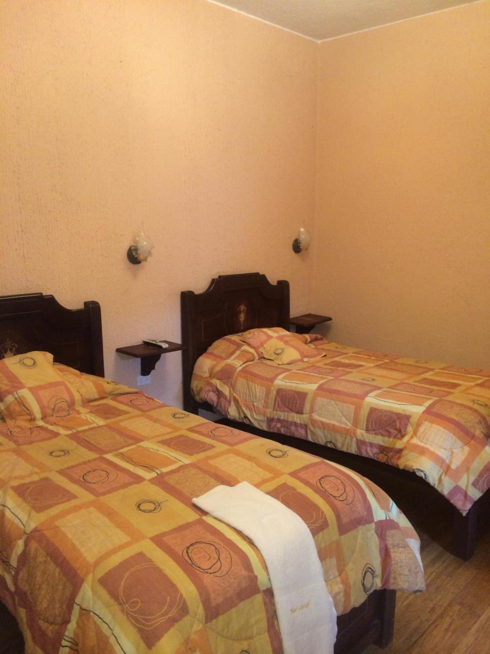 Hotel Catedral Quito Szoba fotó